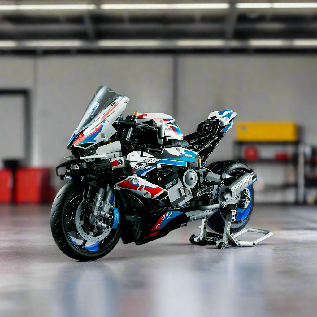 BMW M 1000 RR (1920 pzas)